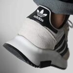 Adidas Retropy F2 - الصورة 3