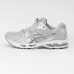 ⁦Asics Gel-Kayano 14 in Grey⁩ - الصورة ⁦5⁩